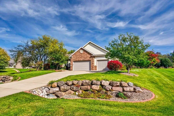 1370 CONNEMARA LN