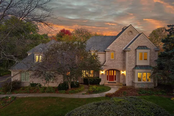 10522 N MANOR CIR