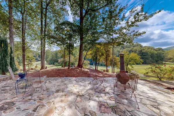 2111 MOOREFIELD MEMORIAL HWY