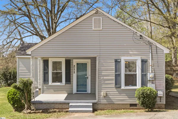211 LOWNDES HILL RD