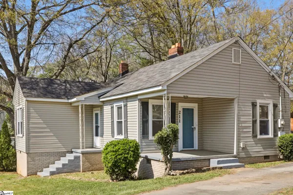 211 LOWNDES HILL RD
