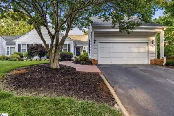 1276 SHADOW WAY
