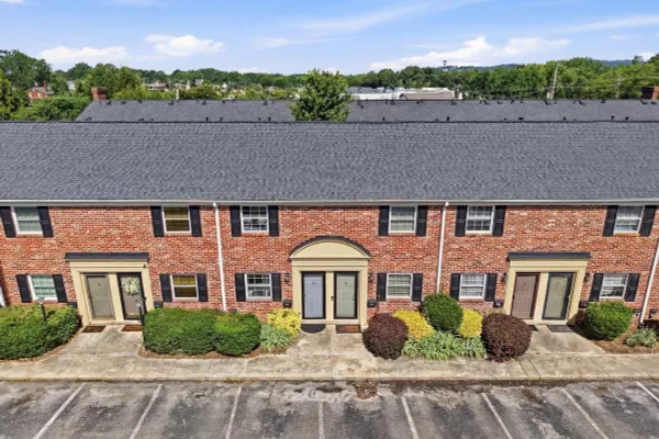 2530 E N ST 13-E