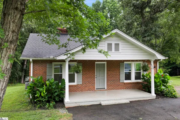 27 MAXIE AVE
