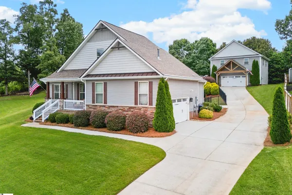 218 WILLOWGREEN WAY