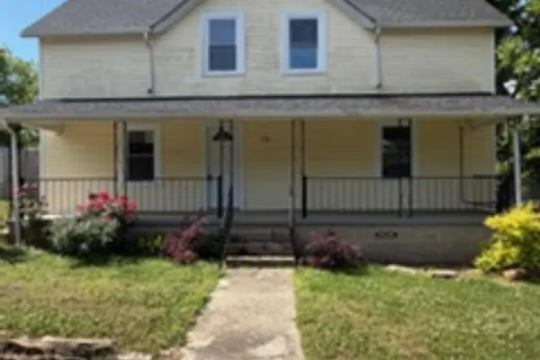 220 JACKSON ST