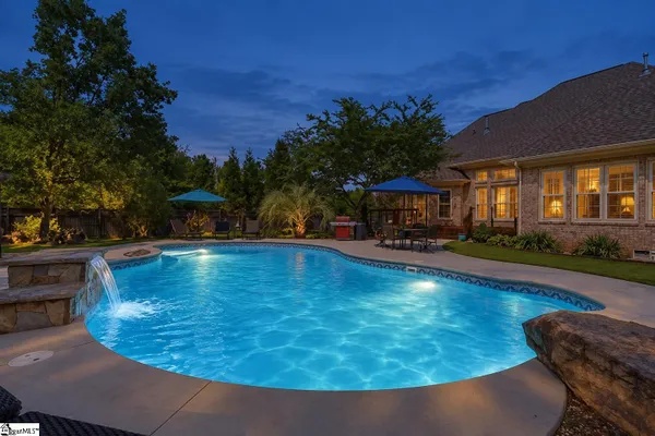 2 STONEBROOK FARM WAY