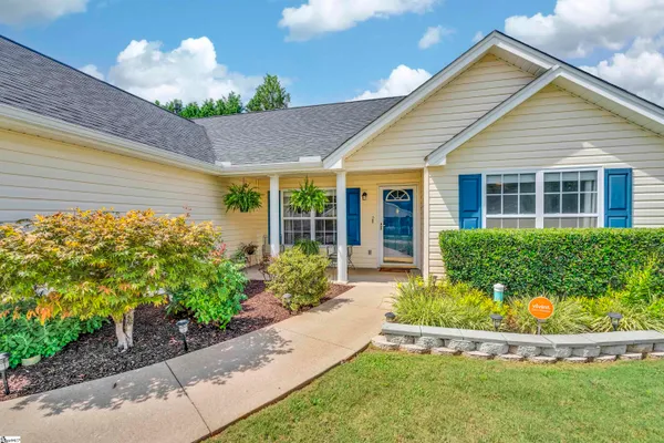 409 LONGSPUR CT