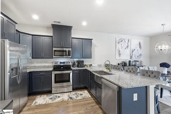 218 ROSEWOOD CIR