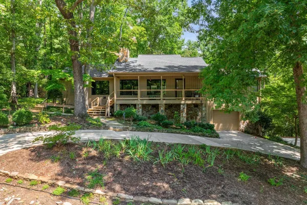 300 WHISPERING FALLS DR