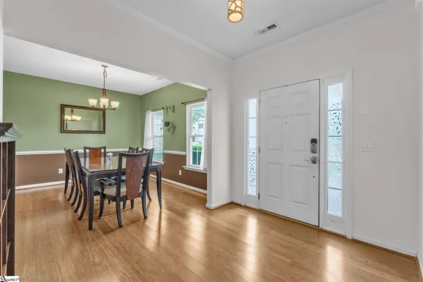 6 HARTWELL DR
