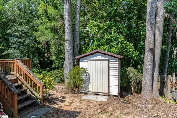121 BROOKBEND RD