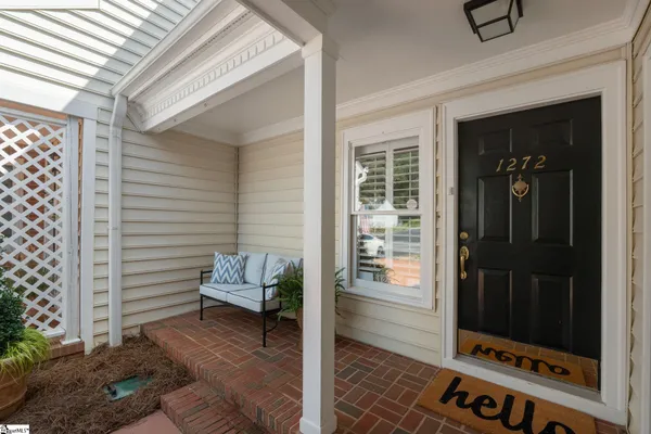 1272 SHADOW WAY