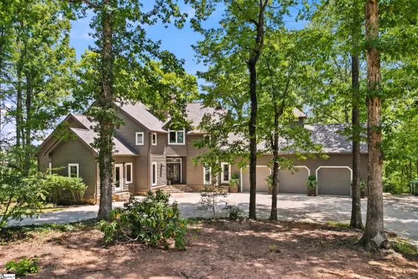 233 STABLE GATE DR