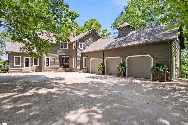 233 STABLE GATE DR