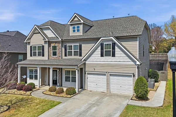 536 W SADDLETREE DR