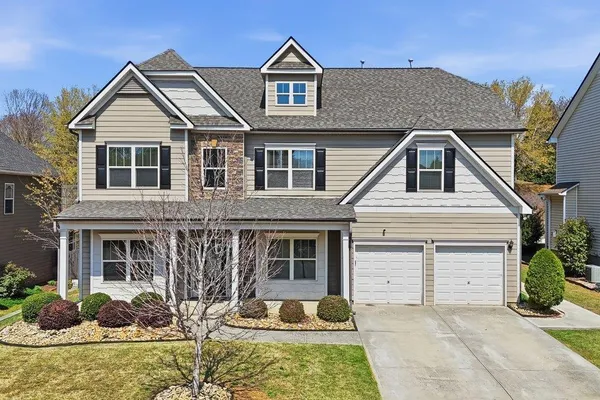 536 W SADDLETREE DR