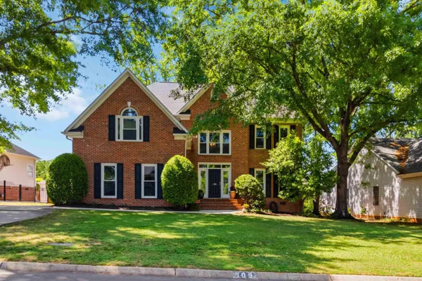 109 E HYPERICUM LN
