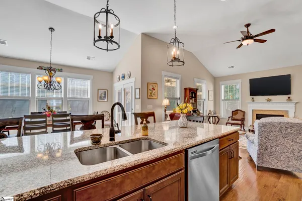 119 SUMMER OAK LN