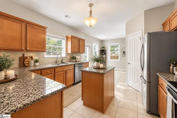 111 ROBERTS HILL DR