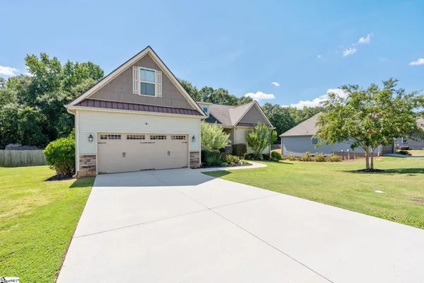 9 KINGSFIELD PL