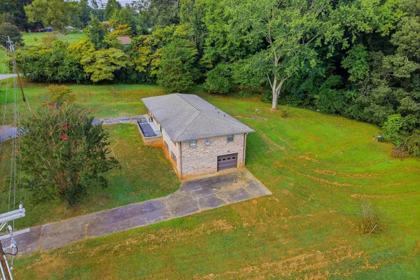 108 APPLE DR