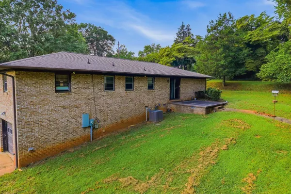 108 APPLE DR