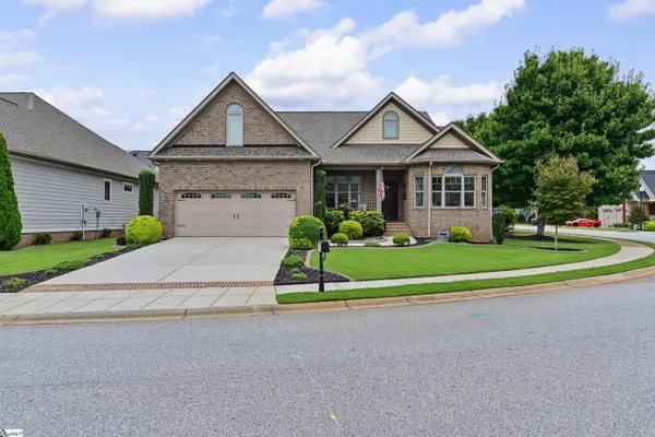 312 LAGUNA LN