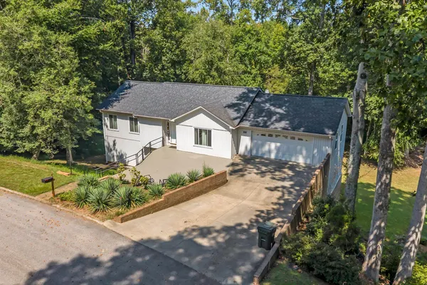206 HOLLY PARK DR