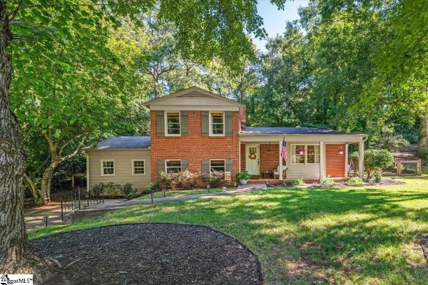 40 LOCKWOOD AVE