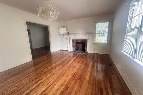 308 ELLENBERG AVE