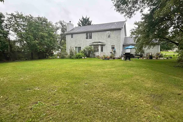 123 STRAWBRIDGE DR