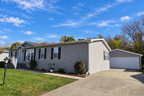 8703 SPRINGWOOD