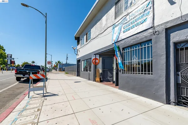 7108 INTERNATIONAL BLVD