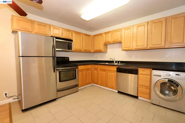 16006 E14TH ST 204