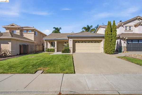 923 BLOSSOM DR