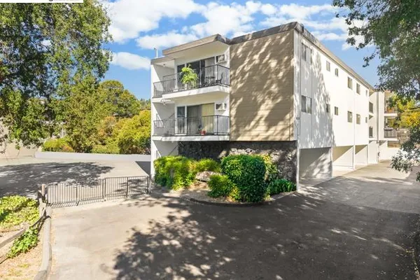 950 MOUNTAIN VIEW DR