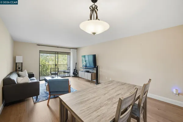 628 VIA CASITAS
