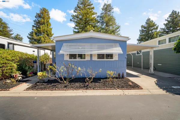 3231 VINEYARD AVE 99