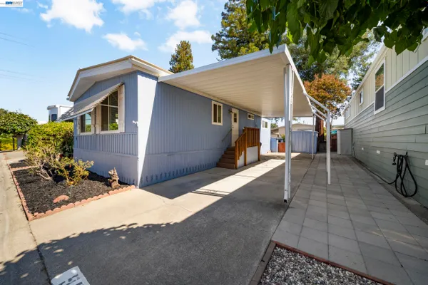 3231 VINEYARD AVE 99