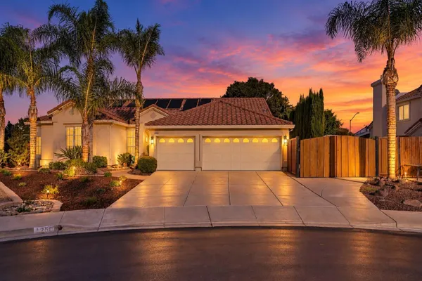 1260 BAY CT