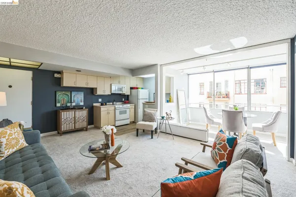 2550 DANA ST 2F