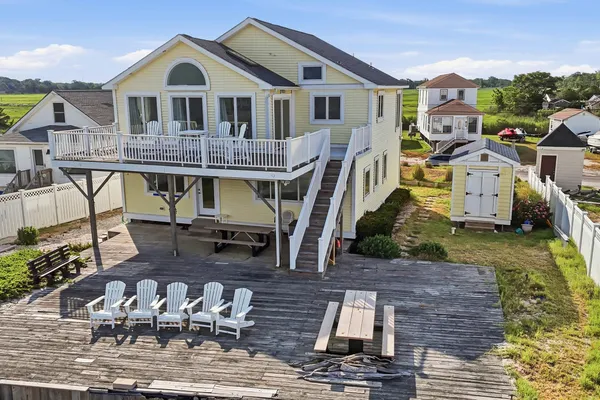123 BEACH AVE
