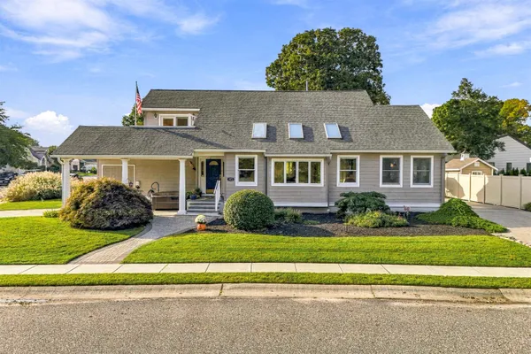 415 PORTSMOUTH RD