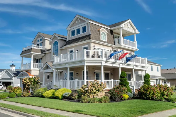 7 OCEAN DR