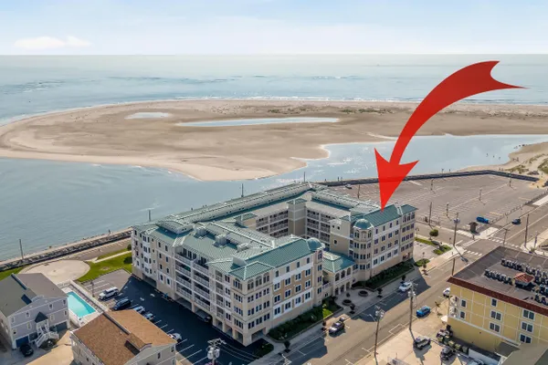 101 W SPRUCE AVE 303