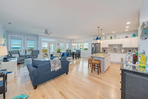 407 E PALM RD 303