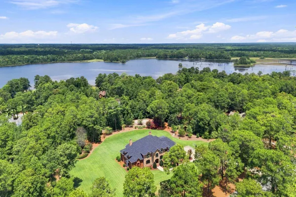 584 SOUTHGATE DR