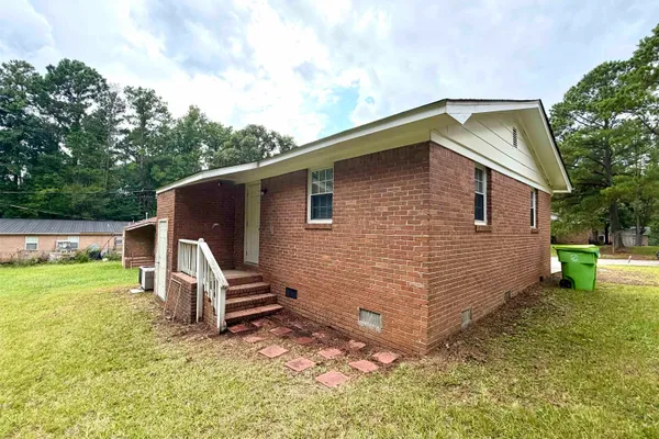 440 WOODCREST DR
