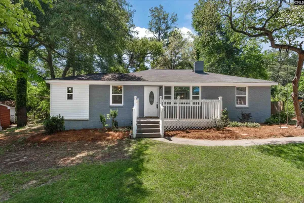 824 APACHE DR